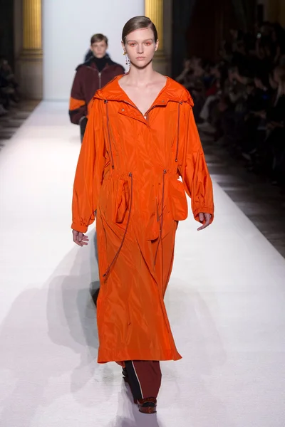 Look 61